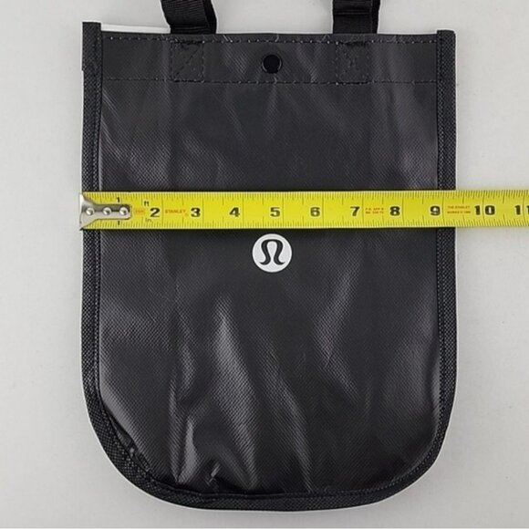 Lululemon 4 Caryall Totes 1 Black Large & 3 Small Totes Red Black White - Picture 14 of 14